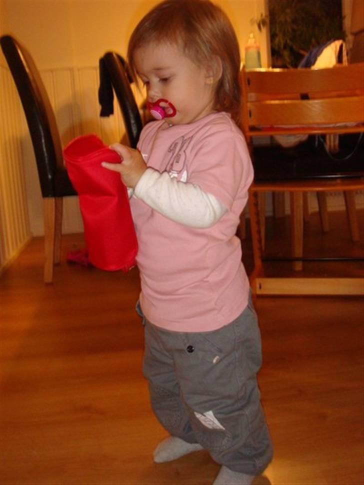 Pige Naya-Emilia - årh min lille prinsesse<3 billede 3