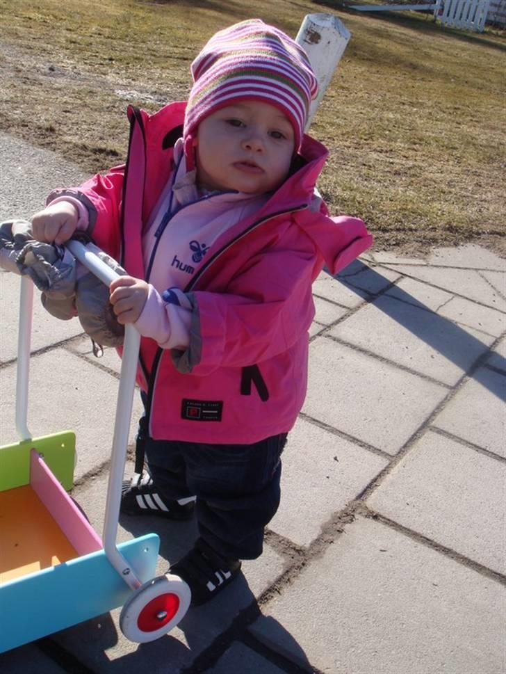Pige Naya-Emilia - gaaab  billede 7