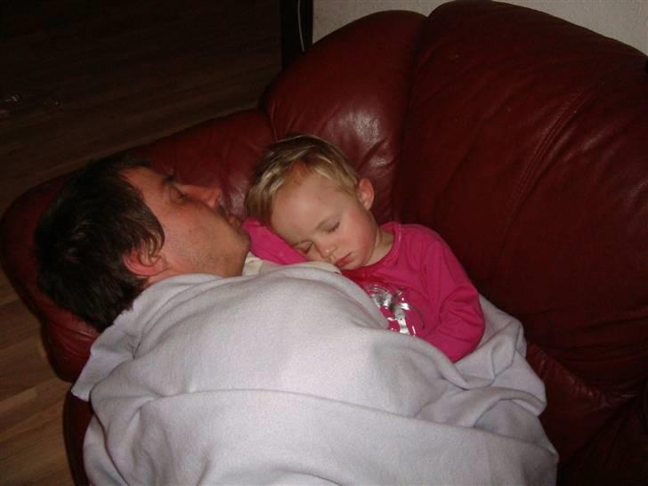 Pige line spure nielsen - erfte en vild tumletur med far er det rart med en lur billede 5