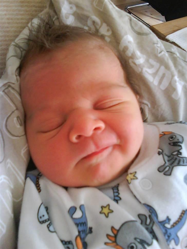 Dreng Oliver-Ty billede 1