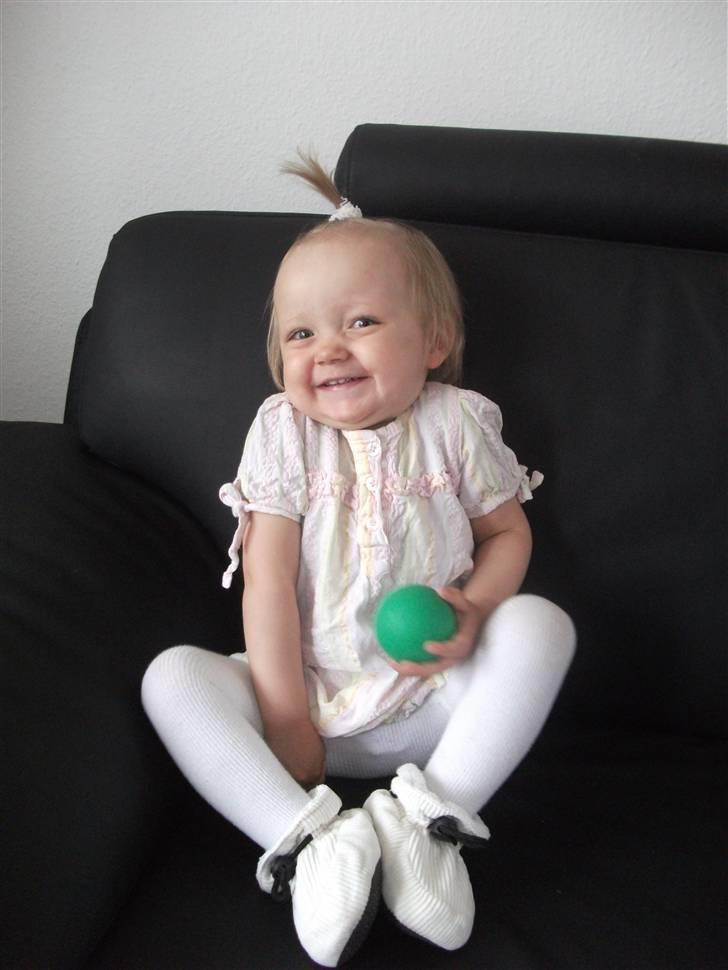 Pige Emilia Sophia billede 13