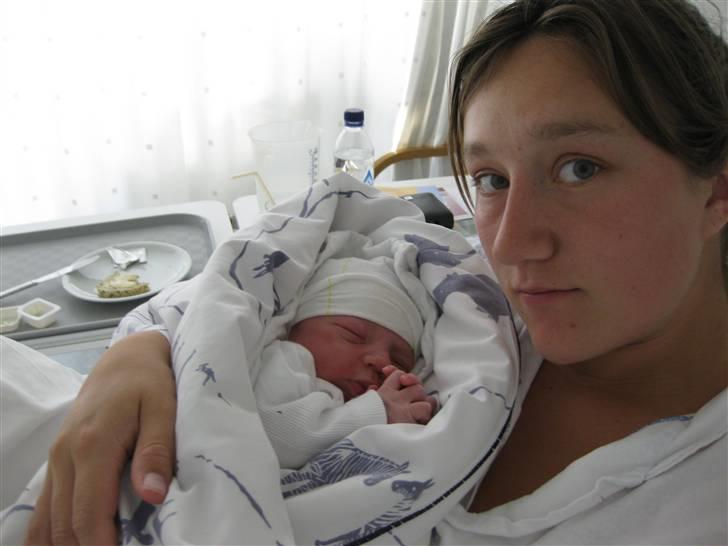 Dreng Magnus Hjorth Villemoes - Mor & baby...  billede 9