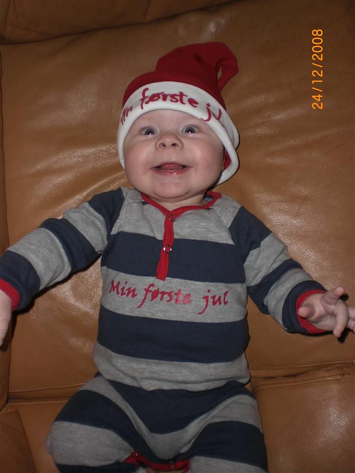 Dreng Malthe Thorsø Sørensen - Malthes første jul :) billede 5