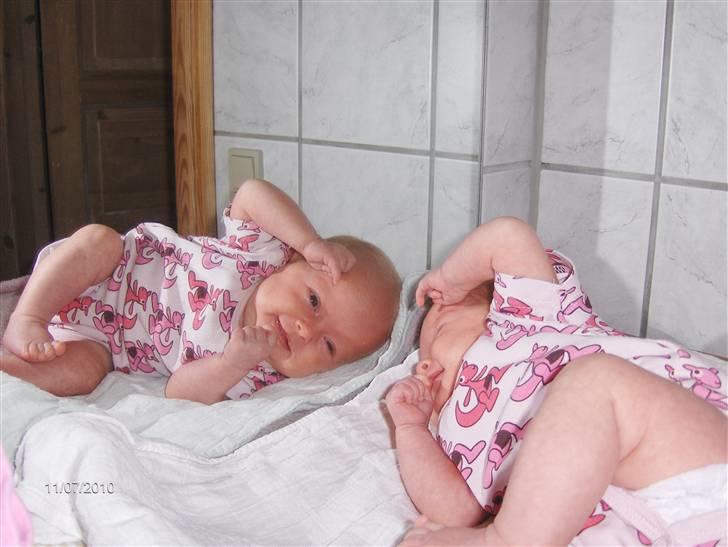 Pige Mie - Mie`s bedste ven er spejlet - juli 2010 billede 10