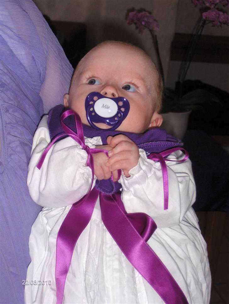 Pige Mie - 22 august 2010- Mie`s barnedåb billede 12