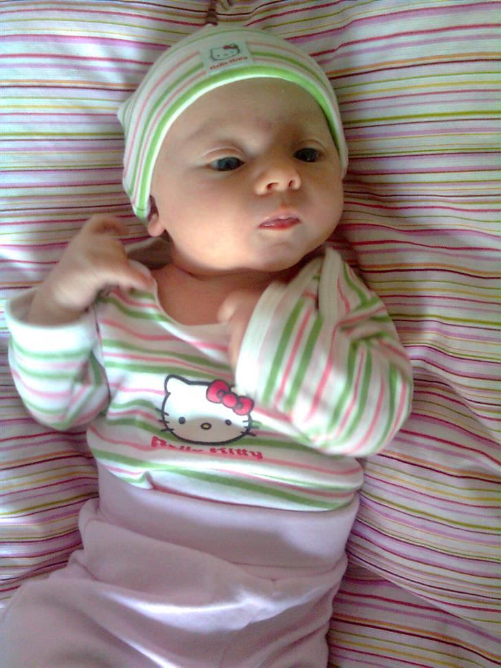 Pige Filippa - Mor´s lille gangster pige <3 18 dage gammel billede 1