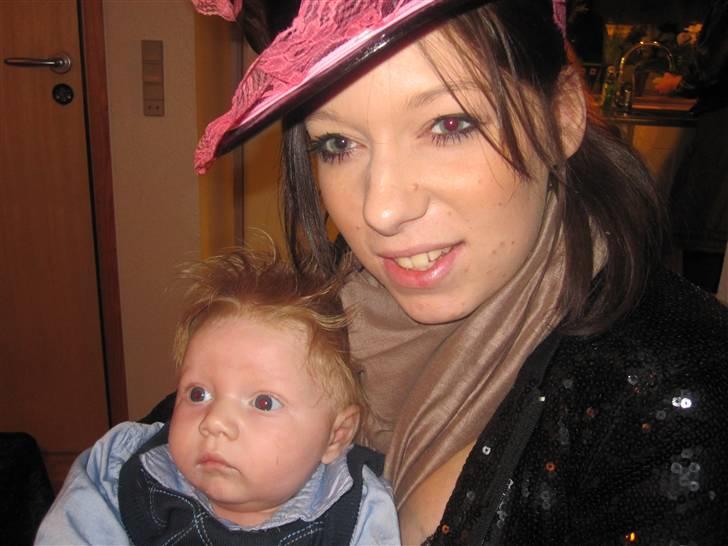 Dreng Tobias Emil - 31 december 2010 - Mor & Søn <3 billede 6
