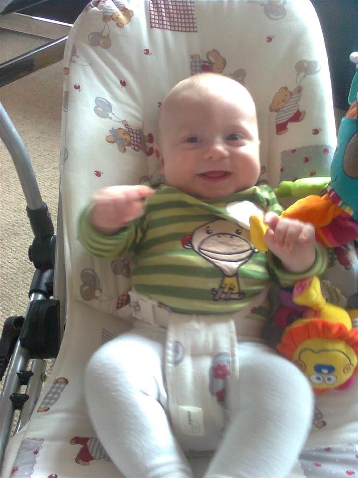 Dreng <3 Frederik <3 - Total charmetrold :)  billede 9