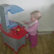 Pige Sacha Victoria Knudsen