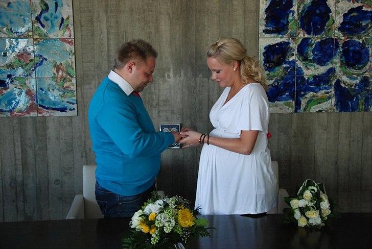 Pige Emma Karoline Nøhr - Vores bryllup 23 April , hvor du også var med ;) billede 2