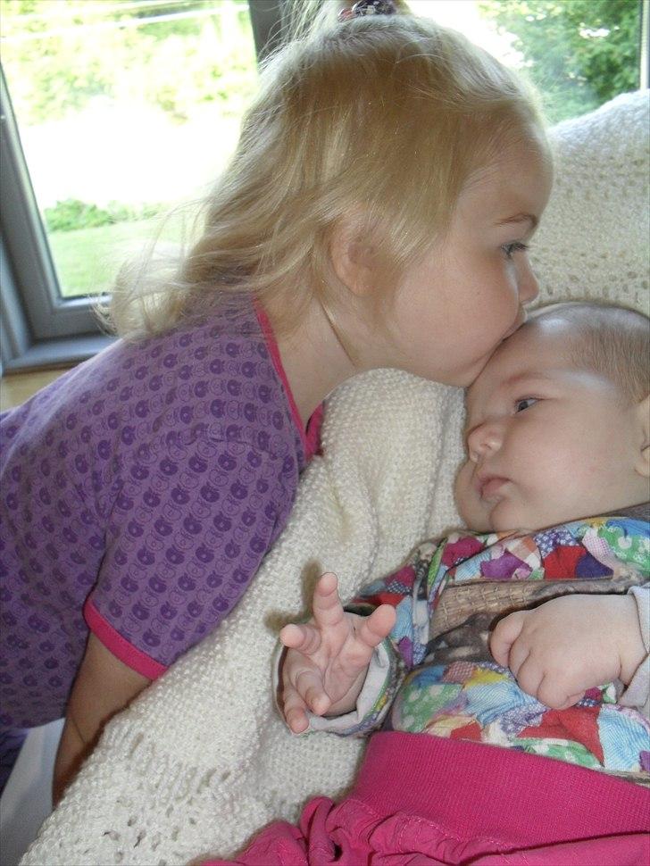 Pige Merle - Merle og storesøster caroline billede 7