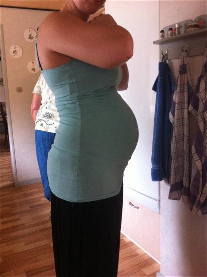 Pige Jolene marie ravn stausholm - Den fine mave. billede 1