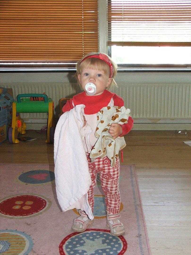 Pige Clara - Nu 1½ år:-)  billede 4