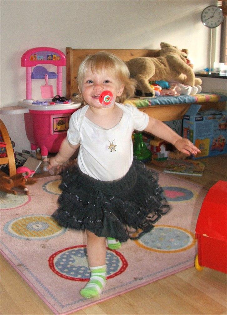 Pige Clara - I hopla:-) billede 3