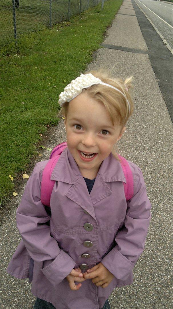 Pige Elisabeth may  billede 9