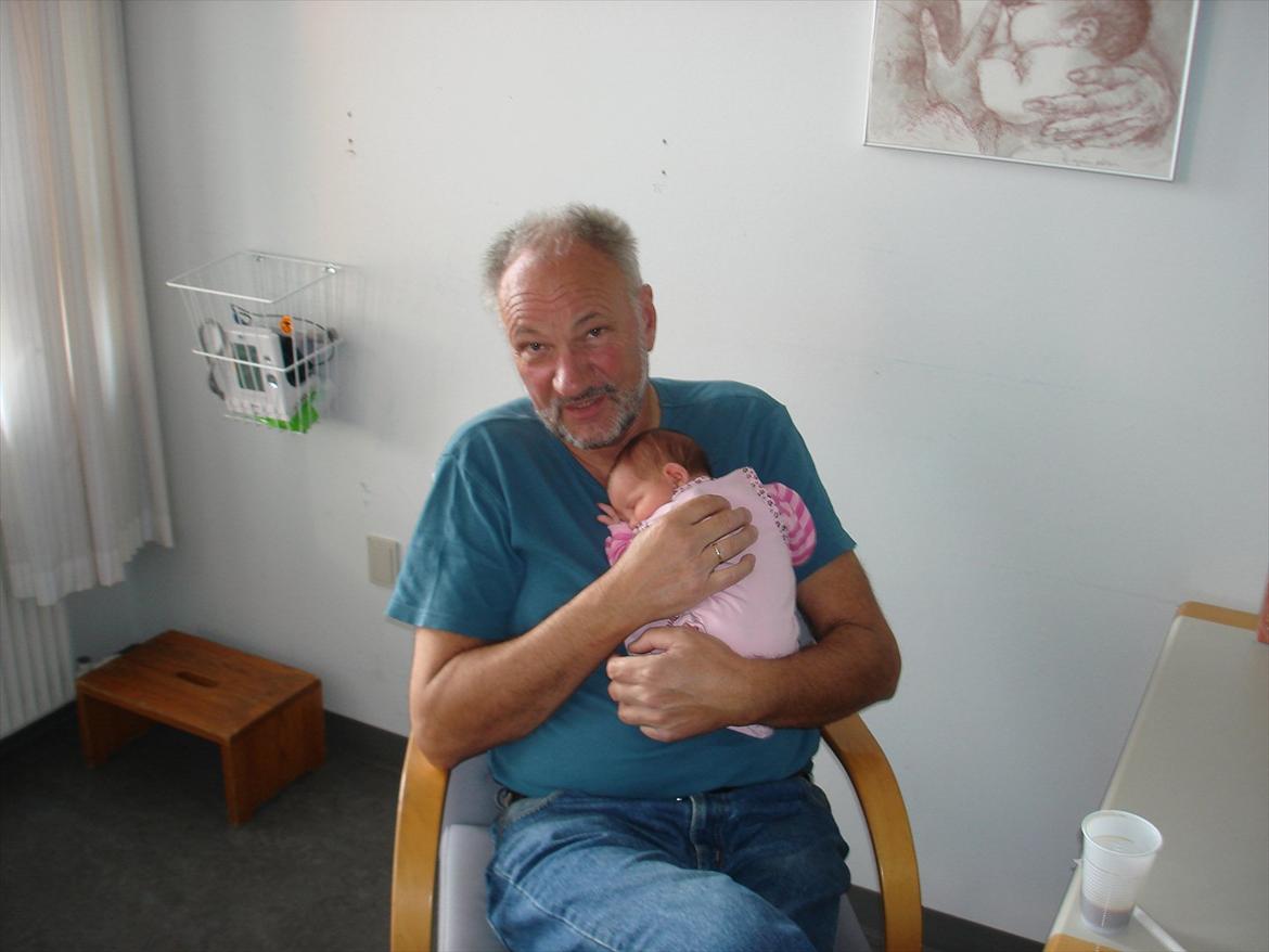 Pige Ida Marie  - bedstefar og Ida :)  billede 9