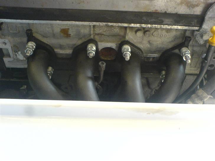 Citroen Saxo VTS 8V projekt/styling UPDATE 7-7-08 - Bananmanifold monteret, mangler dog mine special møtrikker, dette er midlertidigt - ser ud af helvedes til!. billede 87