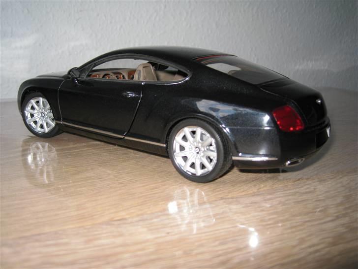 3 x Bentley 1:18 modelbiler billede 12