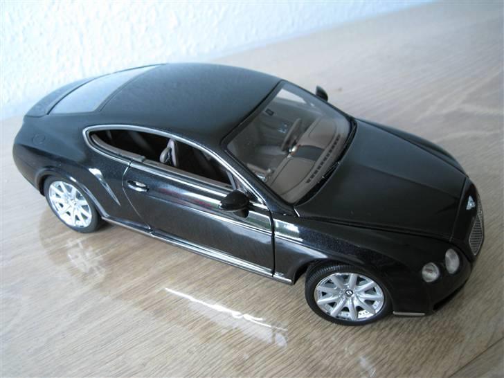 3 x Bentley 1:18 modelbiler billede 16