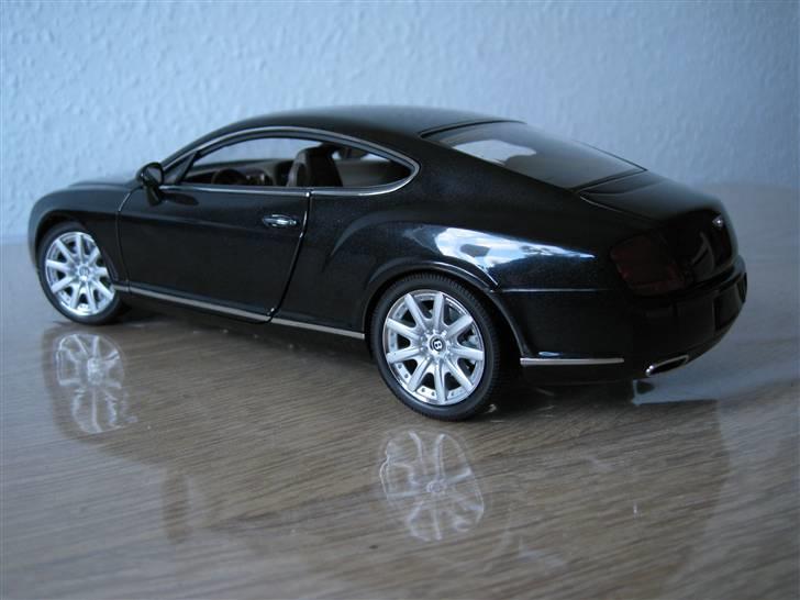 3 x Bentley 1:18 modelbiler billede 17