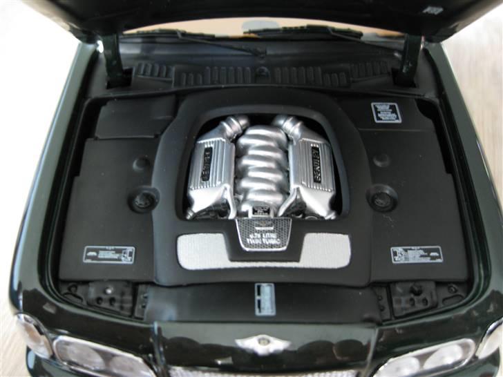 3 x Bentley 1:18 modelbiler billede 29