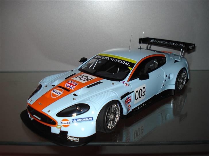 Modelbiler 1:18 1:43 1:87 m.m. - Prodrive Gulf Aston Martin Racing DBR9 LeMans vinder 2008 i GT1. billede 76