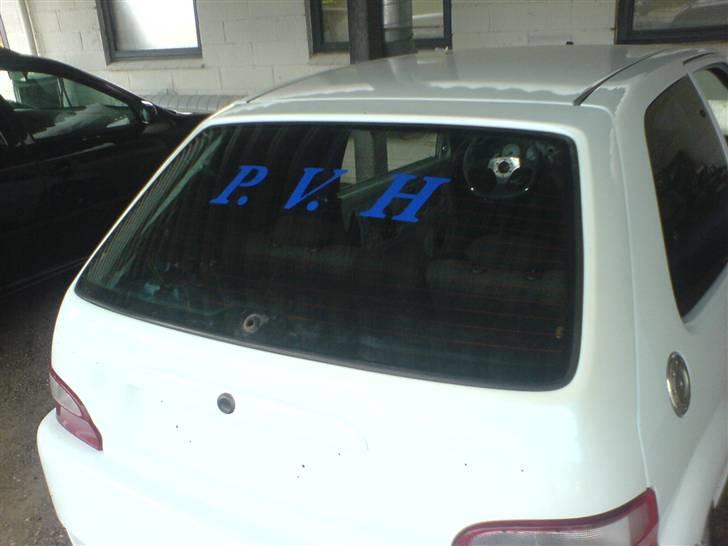 Citroen Saxo VTS 8V projekt/styling UPDATE 7-7-08 - Gamle bagrude.. Vagte ikke at skifte den, da den var fin og el-varmen virker, så ingen grund til at skifte det. billede 117