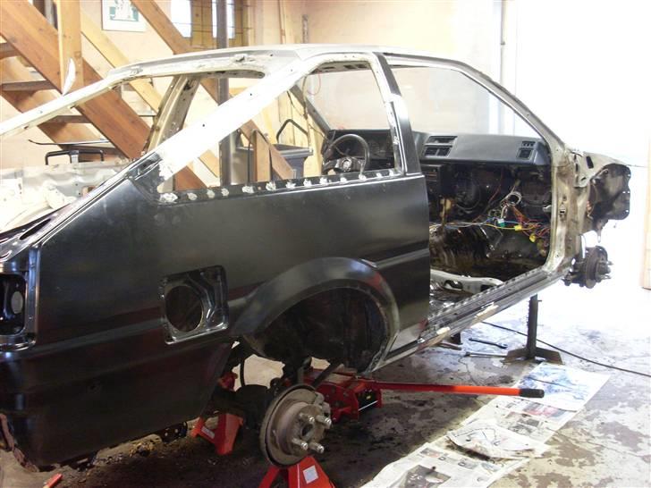AE86 Renovering - Her er det nye panel og bagside, i højre side, svejst på.. billede 30
