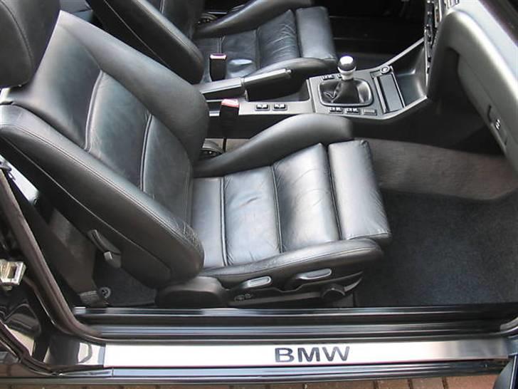 Her er lidt billeder af min Bmw E30 cab. billede 3