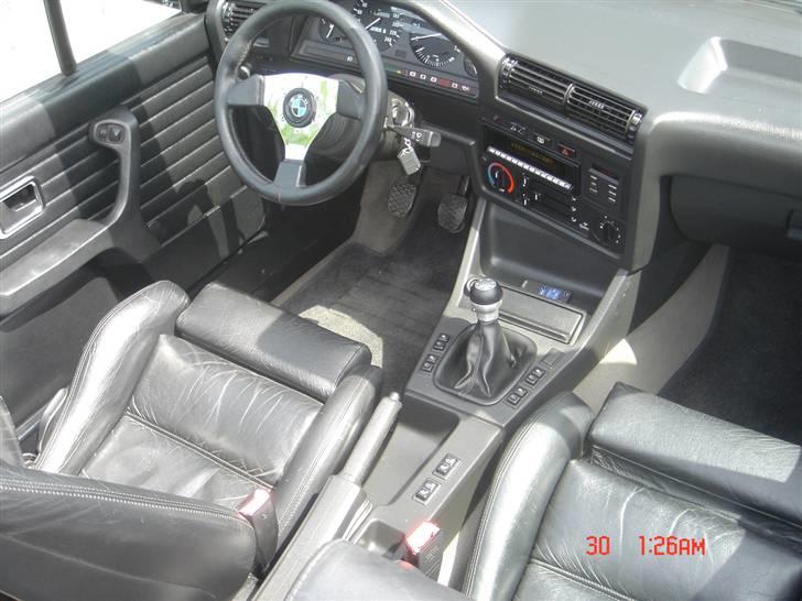 Her er lidt billeder af min Bmw E30 cab. billede 25