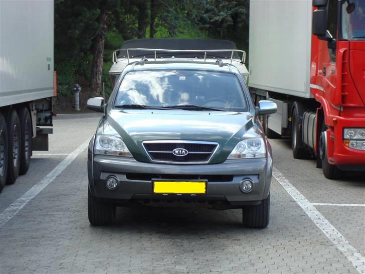 De første billeder fra min tur til Italien - Bilen set forfra, og ja båden er bredere end bilen billede 24