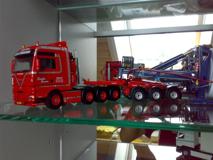 Tekno modellastbiler - Give Sværgods Transport 

MAN TGA XXL 8x4 Med Vestas Vindmølletårn billede 201