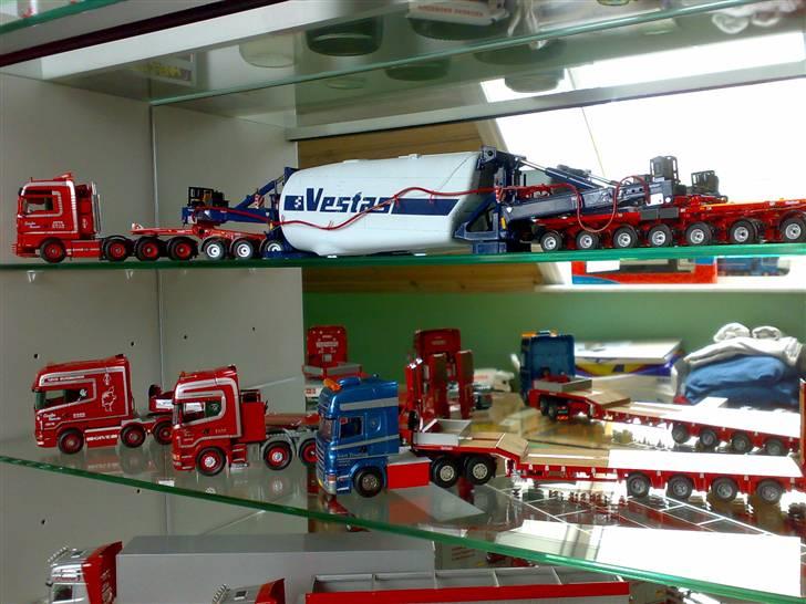 Tekno modellastbiler - Give Sværgods Transport 

MAN TGA XXL 8x4 Med Vestas Vindmølletårn  (CarstenHansen ) 

Scania 164G - V8 580 + goldhofen (Carsten Hansen )

Scania R500 V8 ( Finn Hansen ) 

Scania R500 V8 ( Gert Troelsen, Herning ) billede 207