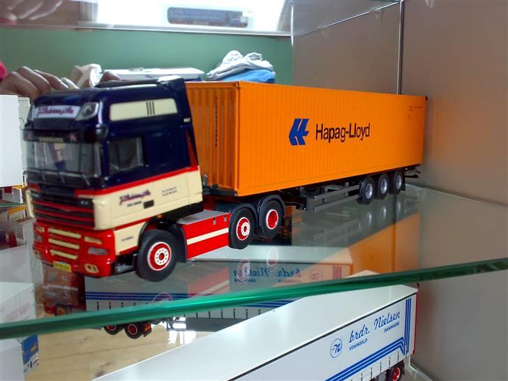 Tekno modellastbiler - J.O. Pedersen 6 søn, Række mølle / Brejning

den her ejer jeg ikk mere. har solgt den billede 211