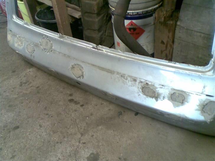 AE86 Renovering - Huller på bagklap lukket... billede 59