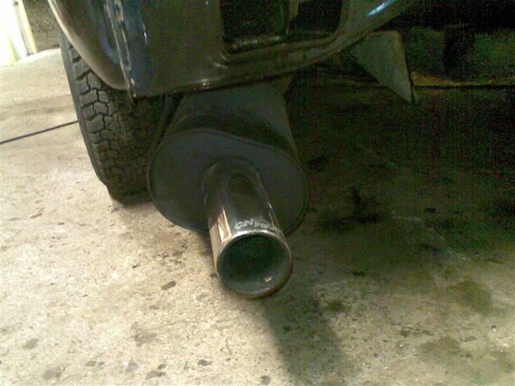 AE86 Renovering - Synes selv det blev meget godt.. 
Til den opmærksomme så hænger den skævt da der mangler et gummiophæng.. billede 75