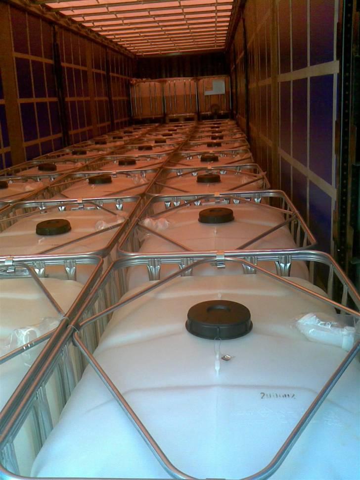 Leje lastbil (så kom vi af med den og fik DAF) - I grenaa og læs gær.
Det hva noget L**T at køre med.. billede 30