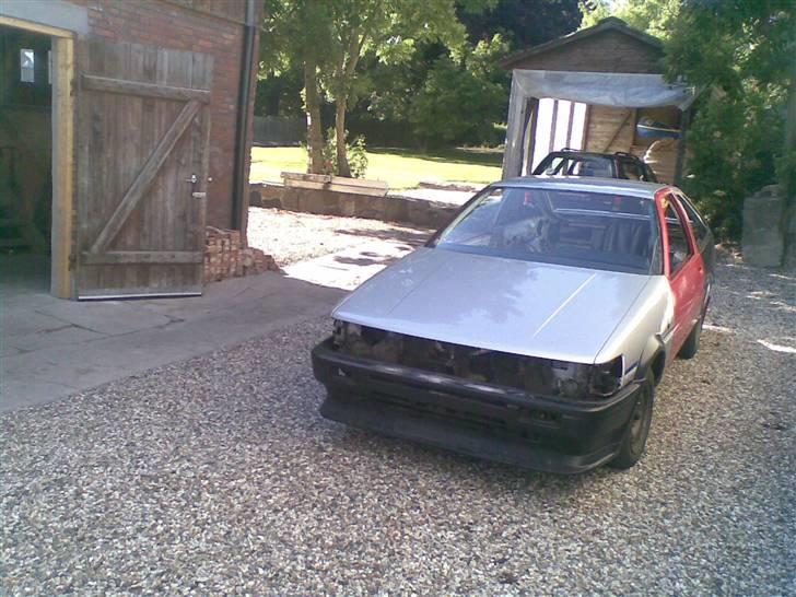 AE86 Renovering - Så venter hun kun på at blive kørt maler.. :D billede 76