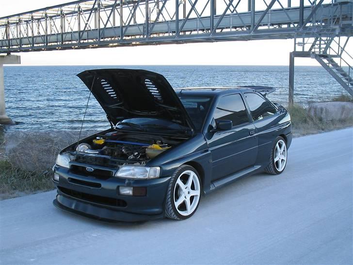 Ford escort 2,0 16v 4x4 turbo cosworth - Har haft en prof fortograf ude og tag nogle billeder af i samme kalkbrud, er dog ikke nogle af de 3 her. han er nemlig så store og detaljeret så de ikke kan uploades herinde. så desværre må i nøjes med de her.. billede 22