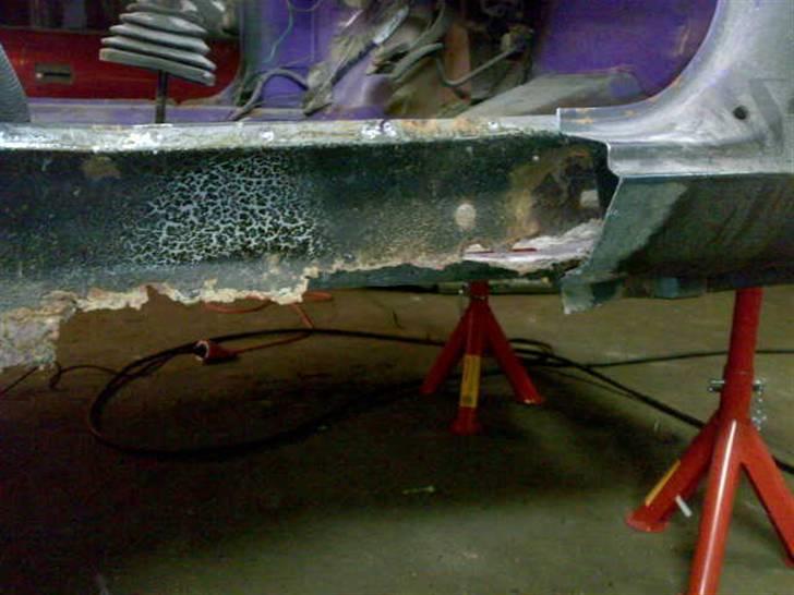 Fiat panda 83 - projektets gang! - Næste opgave er rusten i panelerne og her er det det højre jeg har skåret væk.. billede 45