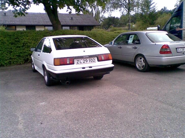 AE86 Renovering - Næsten færdig udvendigt, manlger lige nogle lister på bagsideruder og en i top af front rude.. billede 85