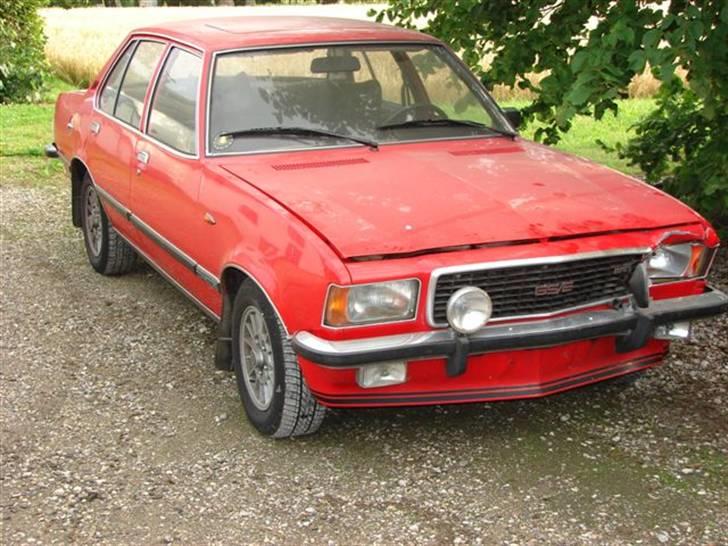 De hellige Svanbjerghaller! - Peddersen´s Commodore GS/E, som var grunden til at vi skulle i de hellige haller i dag....
 billede 24