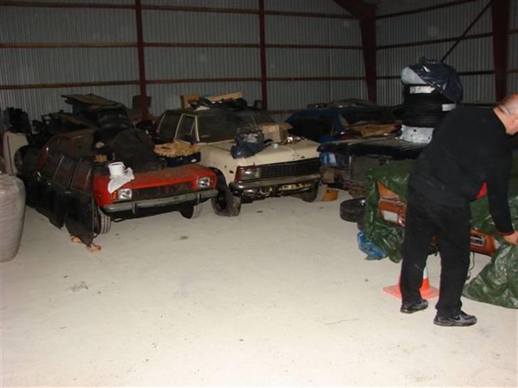 De hellige Svanbjerghaller! - Kæft! Hvor der roder! Det bliver godt med lidt reoler! billede 27