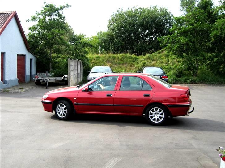 Et par billeder af peugeoten da jeg købte den. Helt standard :o) billede 1
