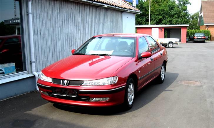 Et par billeder af peugeoten da jeg købte den. Helt standard :o) billede 3