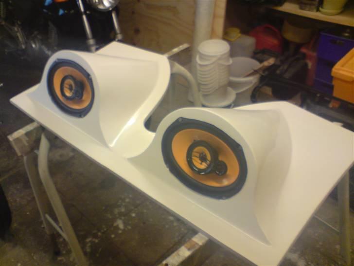 Anlæg i glasfiber - golf 3 - Min nye hattehylde bygget i glasfiber med højtaler i billede 4