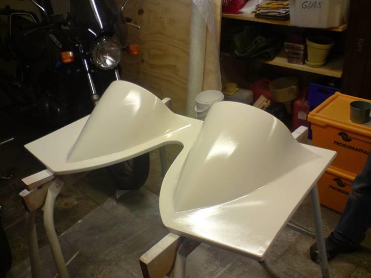 Anlæg i glasfiber - golf 3 - Min nye hattehylde bygget i glasfiber  set bagfra billede 5