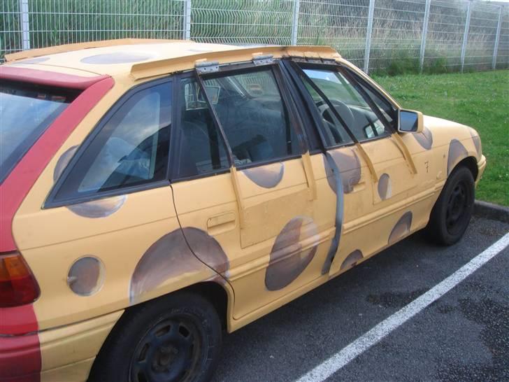 Sære biler i frankrig :-) billede 1