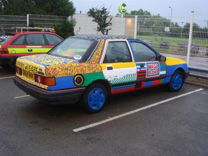 Sære biler i frankrig :-) billede 4