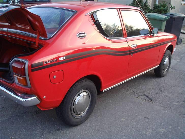 Datsun 100a из бумаги